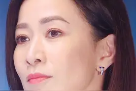 man姐一笑，福祸难料，没提词器照样稳拿收视第一 #新闻女王视频封面