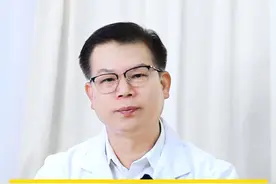 脖子、手肘长红色皮疹，它叫#神经性皮炎 ，是你的“心病”！再痒也别乱抓了，赶紧这样正确处理#红斑 #皮炎 #止痒 #抖出健康知识宝藏