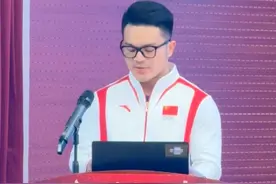 #中华体育精神开讲啦奥运冠军#石智勇走进北京良乡第二中学，分享了在巴黎奥运会受伤背后的故事，坦言能站上奥运赛场依然为自己骄傲 #冠军体育课