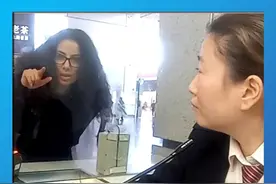 手指在键盘上“跳舞”的#上海 铁路小姐姐，英语也很溜！（供稿：上海铁路局）视频封面