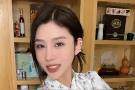 给富婆当男保姆居然还要签什么保姆守则？？ #剧情 #美女老板 #万万想不到视频封面