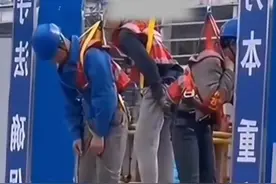 安全教育变成“公开处刑":是警示还是差呼?宜宾工人高空作业不系安全带被罚吊在门口示众网友:内部惩戒即可 何必公开 争议颇大#宜宾#热点#高空作业#哗众取宠视频封面