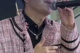 《孤单北半球》原唱欧得洋被吐槽“死亡妆容”，本人回应：一觉醒来，天塌了视频封面