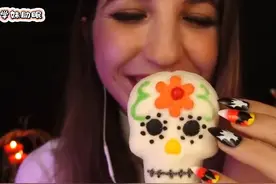 狐狸姐考古视频超长版 狐狸姐姐早期万圣节咀嚼棉花糖助眠视频封面