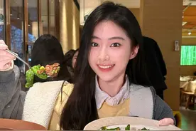 鸡毛菜到底是什么菜？今天羊羊来解锁这家鲜掉眉毛的湘菜馆 #舌尖上的地方菜 #中国春菜不完全地图 #湘竹林