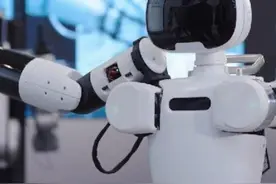 人形机器人再进化 就要“上班”了？#中国长三角视频封面
