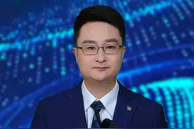 暖心的哥哥用爱，守护妹妹的每一刻#亲情 #兄妹 #暖心瞬间视频封面