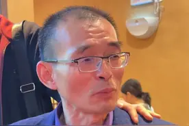 3月14日|深圳，深圳富豪悬赏千万寻子终上岸！谢岳：感觉是在梦里 但是这是真的，当时接到电话的时候，不敢相信 不断地揪自己耳朵。#谢浩男 #寻亲视频封面