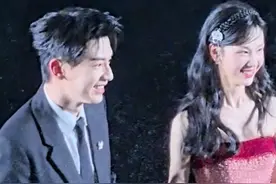 不是？辛云来剧里剧外完全两模两样啊，怎么可以这么呆啊哈哈哈哈#雁回时#雁回时抖音追剧团视频封面
