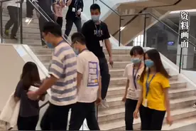 反内卷！大疆强制员工晚上9点必须下班。主管与HR“扫雷式”赶人清场，办公楼9点准时关灯。员工：整层楼的人几分钟内走光，像消防演练一样……#大疆#反内卷#下班时间#你怎么看#加班视频封面