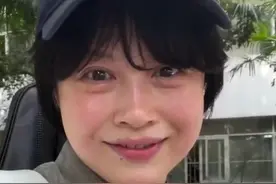 近日，安徽合肥。51岁女子素颜抗打似少女，网友：高自律的人生太燃了！#自律遇见更好的自己 #素颜视频封面