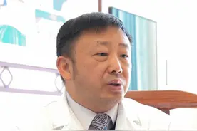气血不足也会手脚冰凉 手脚冰凉在中医看来是一种症状，主要是身体气血不通畅的表现，可能是生理因素、气血不足、阳虚等因素引起的。
#气血不足 #手脚冰凉 #调理身体 #脾胃视频封面