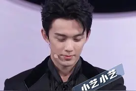 腕上小艺更懂你，华为WATCH 5带来鸿蒙AI新体验#吴磊唤醒了我的小艺  #华为发布首款鸿蒙AI手表