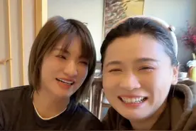 带东北爸妈吃北京超豪华海鲜自助，老爸直呼真过瘾视频封面