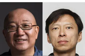 冯仑对谈张朝阳：不存在中年危机，人活着就要折腾。来源：《共识》#冯仑 #张朝阳 #中年危机 #就业 #认知思维 视频封面