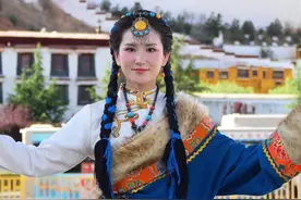《天路》怎么才能唱的动人？《天路》的情感表达教学来咯 《天路》是我唱过很多此的歌， 但真的到了这里，再次唱起，心中是无限感叹。赶紧点赞转发反复观看，收获更大哦！#声乐教学  #唱歌教学  #零基础学唱歌  #天路  #拉萨视频封面