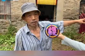 男子离家27年，自称掉海里失忆了，慢慢恢复记忆后，顺着路标回到家里，妻子：他20多年没和家里联系。#河南dou知道视频封面