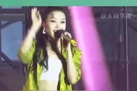 #王蓉 现场即兴演唱小鸡小鸡，有点上头#音乐现场 视频封面