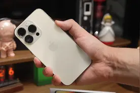 第二时间（第二天）拿到了iphone14pro, 金色有点意外的好看呢视频封面