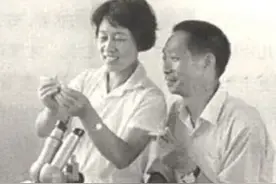 5月22日，#袁隆平逝世一周年两老结婚时穷到只有糖，但却甜了一辈子。视频封面