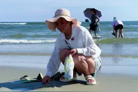 夫妻第一次赶海，老婆兴奋嗷嗷叫，结果白高兴一场视频封面