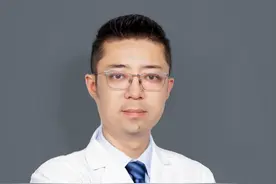 每天喝多少牛奶合适？ #医学科普 #补钙 #骨质疏松 #骨科医生视频封面