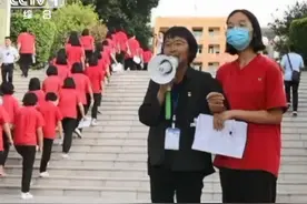 别怕，我在外面等你！#张桂梅 的这句话很重要，也很温暖！祝福要上考场的你！#高考加油站 #高考视频封面