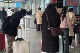 郑州市公安局深入推进“冬季行动”，加强巡逻检查，严打各类违法活动，确保春运期间旅客平安出行#春运 #旅客 #平安守护视频封面