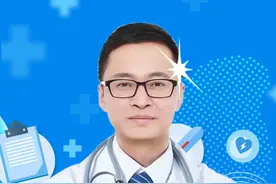 有偏头痛的朋友尽量少喝咖啡或者避免喝咖啡，有的人会觉得偏头痛喝咖啡有一定改善作用，但要尽量减少摄入，避免建立咖啡因耐受。#偏头痛 #偏头痛怎么办 #偏头痛患者 #医学科普 #涨知识视频封面