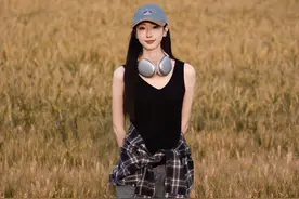 我都干网红了，还不是要回去收麦吗？#河南人回来收麦了 #河南人的底气就在田间地头里 #摄影 #这个夏天视频封面