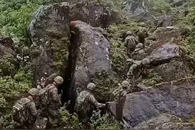爬陡坡、穿密林、涉激流......他们巡逻在祖国的边防线 #墨脱 （邵博康 马军 杨振坤 王辉 王武林）
