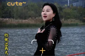 你的气质里藏着你读过的书，走过的路，爱过的人！！！ #外景来一个 #河边随拍 #抖音热歌 #河边漫步 #做精致女人视频封面