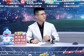#南京奥体准备好了   6万人的足球狂欢，于鑫淼现场分享自己儿时在南京奥体看球赛的经历，南京的球迷和球场都给他留下了震撼印象！更多精彩内容锁定江苏卫视、ai荔枝客户端，沉浸式体验#苏超  现场！#苏超联赛 #苏超第六轮火热开战