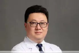 塞来昔布、甲钴胺、迈之灵，搭配好了应对急性腰突 #健康科普 #腰椎间盘突出症 #换季健康攻略 @徐思越医生视频封面