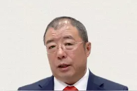 奇安信董事长齐向东：AI时代，网络安全将迎上千亿增量市场视频封面
