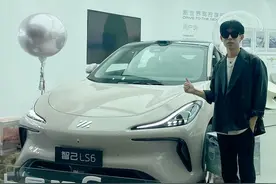 还在纠结选特斯拉还是小鹏？智己LS6才是杀手锏！#金晨代言智己LS6   #智己LS6上市视频封面