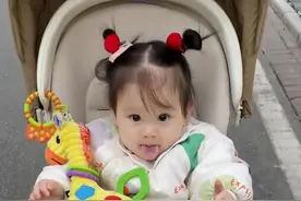 9个月人类幼崽对待爸妈的区别，暖暖心想你谁呀，我要找的是爸爸#人类幼崽 #萌娃日常 #宝宝对待爸妈的区别 #人类幼崽的神操作 #一秒变脸视频封面