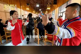 坐着火车环秦岭  2025年首趟“丝路号”环秦岭迎新年银发旅游专列开行！   （记者 宫茜） #陕西dou知道视频封面
