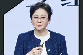 导演、监制@李少红 在演讲中分享了通过影视作品关注被忽视的女性形象，意识到女性古今中外面临的共同问题，并将此作为创作动力，推动了对女性形象的更多展现，同时也促进了自身作为导演的成长。#大有学问  #天下女人国际论坛 #李少红视频封面