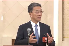 教育部部长 怀进鹏：今年中国将发布人工智能教育白皮书 #两会教育声音  #部长通道 #2025全国两会视频封面