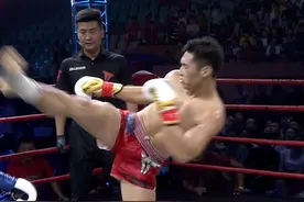 #峨眉传奇 #峨眉传奇蒲东东 战斗民族世界冠军连胜多位中国高手对华不败，少林弟子蒲东东伤愈归来亲自出手，硬桥硬马彰显真功夫！视频封面