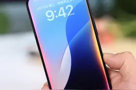 iOS18系统Siri全新形态！这交互感很苹果！ #科技启示录  #内容启发搜索 #iOS18  #WWDC2024 #Siri视频封面