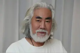 明明都是张纪中的亲生骨肉，娇妻的4个孩子个个被宠成宝，唯独她童年缺失了父爱#张纪中 #杜星霖 #神雕侠侣 #金庸 #父爱视频封面