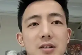 一说到中国工人把美国工人卷死，几个人开怀大笑。视频封面