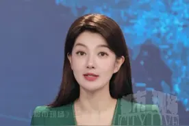 苏超宿迁队员进球后致敬若塔，全场球迷鼓掌。#苏超张栋致敬若塔#苏超#若塔去世