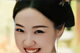 真的笑死我了，这个显眼包，哈哈哈哈！ #因为一个片段看了整部剧#墨雨云间 #墨雨云间名场面 #好居推荐 #显眼包视频封面