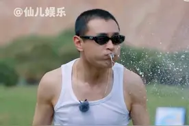 大家都被酸奶疙瘩汽水折磨得不行，只有马伯骞一人独享美味。 这吃货属性真是无人能敌！#马伯骞 #王彦霖 #韩东君 #综艺 #王耀庆视频封面