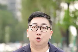 风口来了！deepseek+ai，一个人就是一个团队！ #deepseek #ai #赚钱视频封面