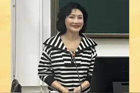 原来好的老师是不用签到的 #陈俐 #赣剧 #大学 #老师 #大学生视频封面