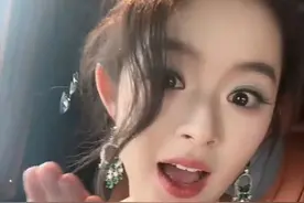 其父被立案调查后 黄杨钿甜删除小红书平台“天价耳环”照片！微博和抖音暂未删除（扬子晚报）